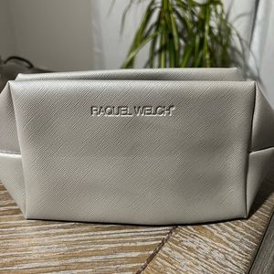 Raquel Welch Travel Cosmetic Bag. New With Tags